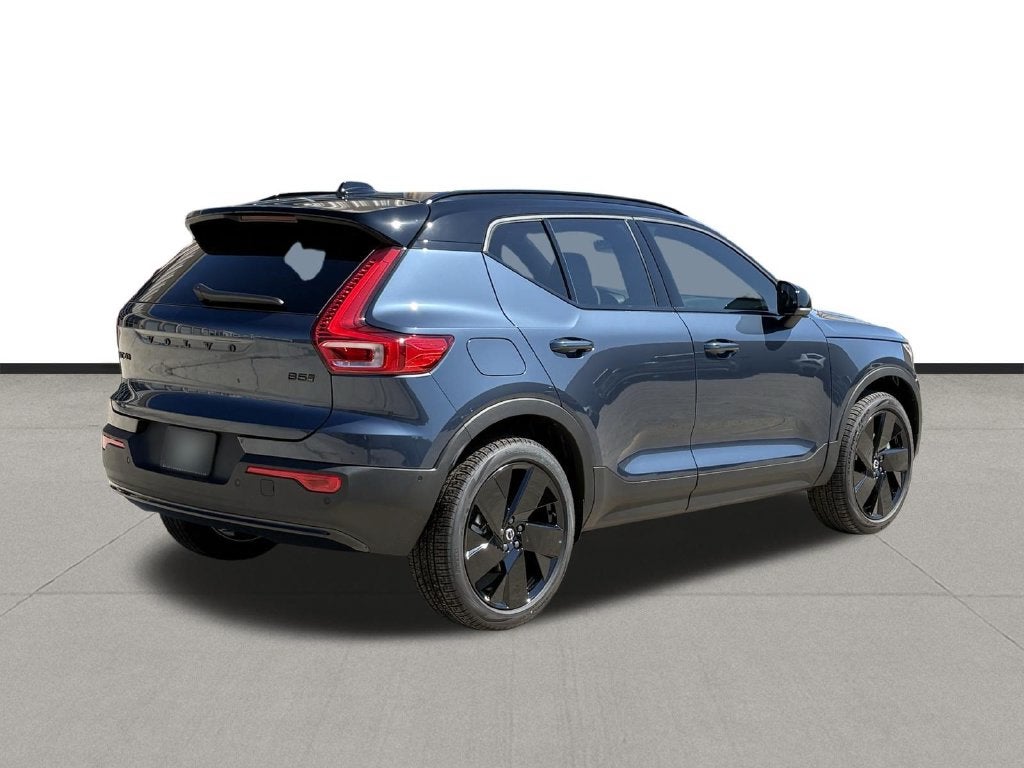 2026 Volvo XC40 B5 Ultra Black Edition