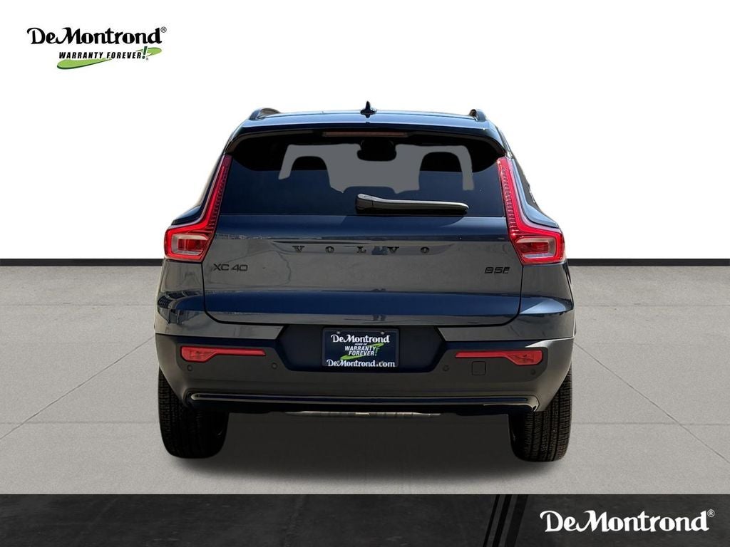 2026 Volvo XC40 B5 Ultra Black Edition