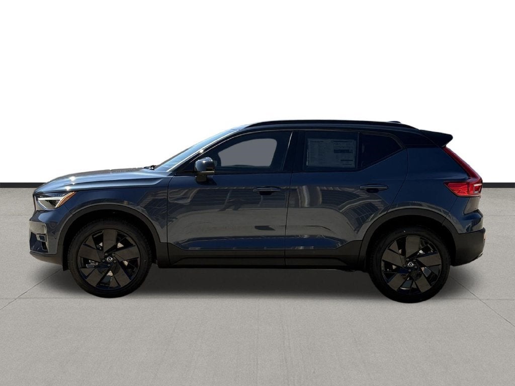 2026 Volvo XC40 B5 Ultra Black Edition