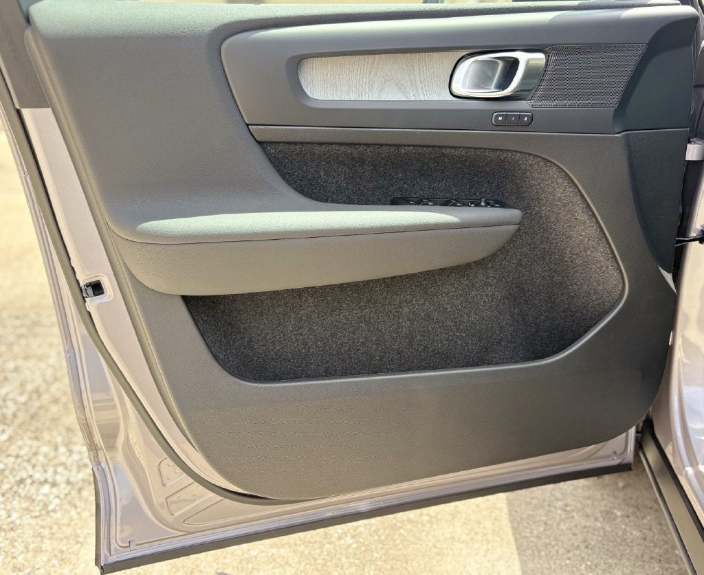 2026 Volvo XC40 B5 Core