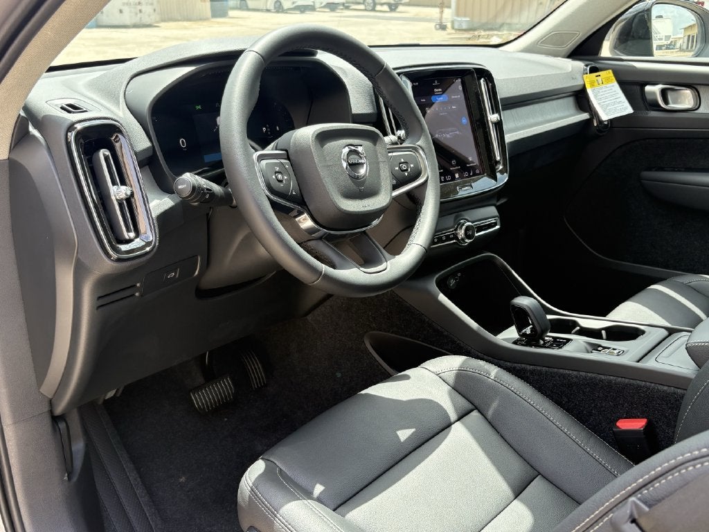 2026 Volvo XC40 B5 Core