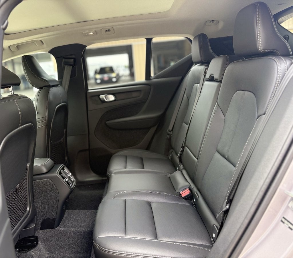2026 Volvo XC40 B5 Core