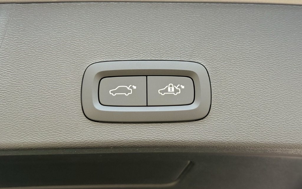 2026 Volvo XC40 B5 Core