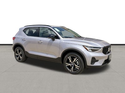 2026 Volvo XC40 B5 Core