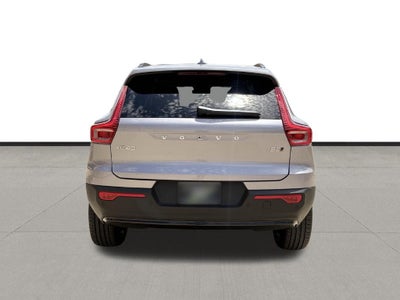 2026 Volvo XC40 B5 Core