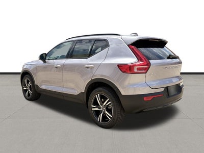 2026 Volvo XC40 B5 Core