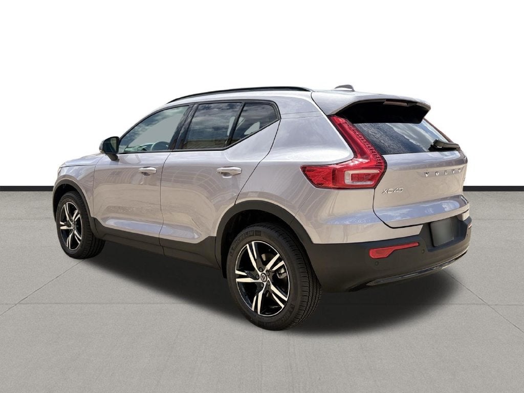 2026 Volvo XC40 B5 Core