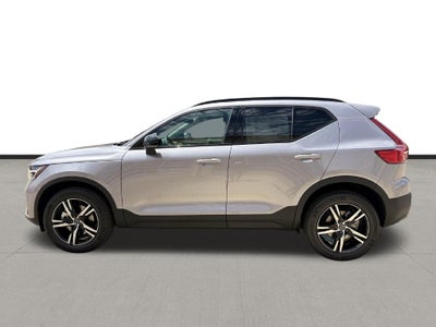 2026 Volvo XC40 B5 Core