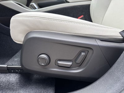 2026 Volvo XC40 B5 Ultra