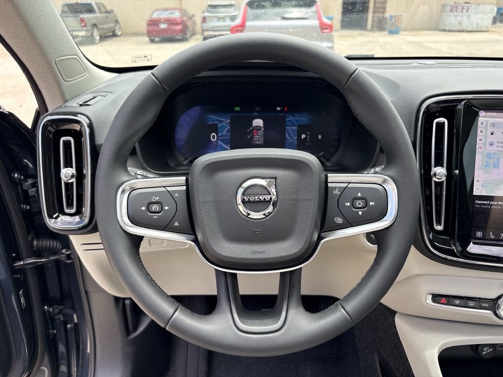 2026 Volvo XC40 B5 Ultra