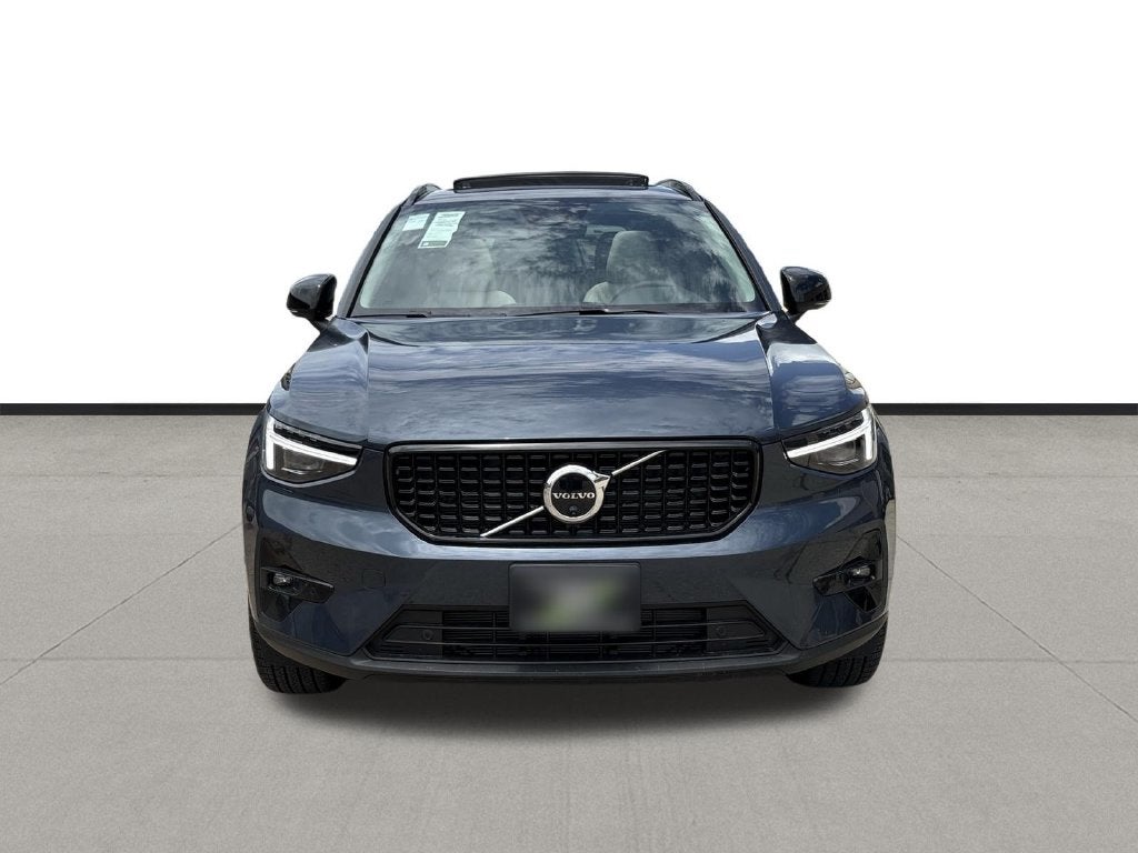 2026 Volvo XC40 B5 Ultra