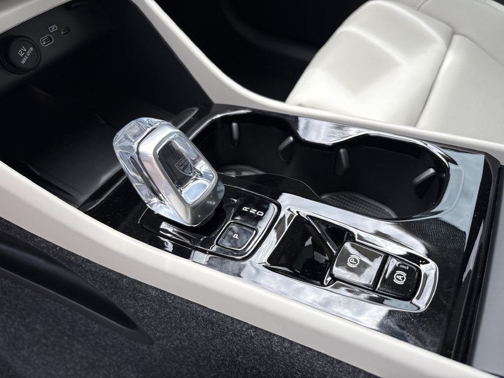 2026 Volvo XC40 B5 Ultra