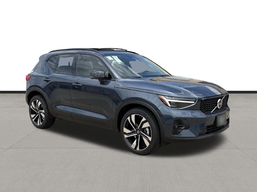 2026 Volvo XC40 B5 Ultra