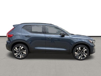2026 Volvo XC40 B5 Ultra