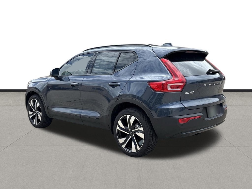 2026 Volvo XC40 B5 Ultra