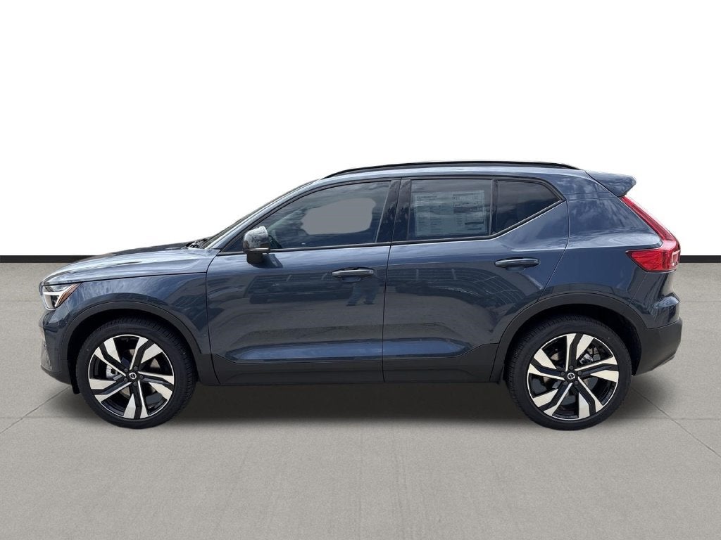 2026 Volvo XC40 B5 Ultra