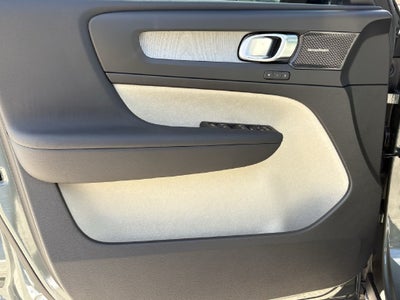 2026 Volvo XC40 B5 Ultra