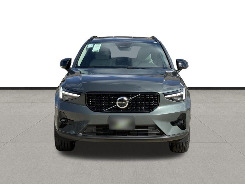 2026 Volvo XC40 B5 Ultra