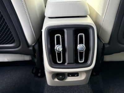 2026 Volvo XC40 B5 Ultra