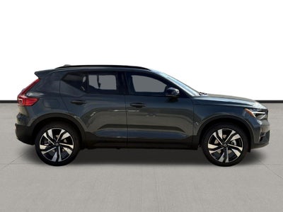 2026 Volvo XC40 B5 Ultra
