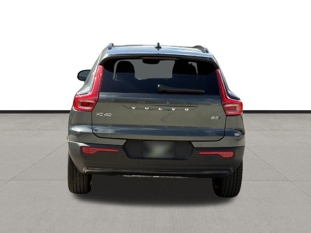 2026 Volvo XC40 B5 Ultra