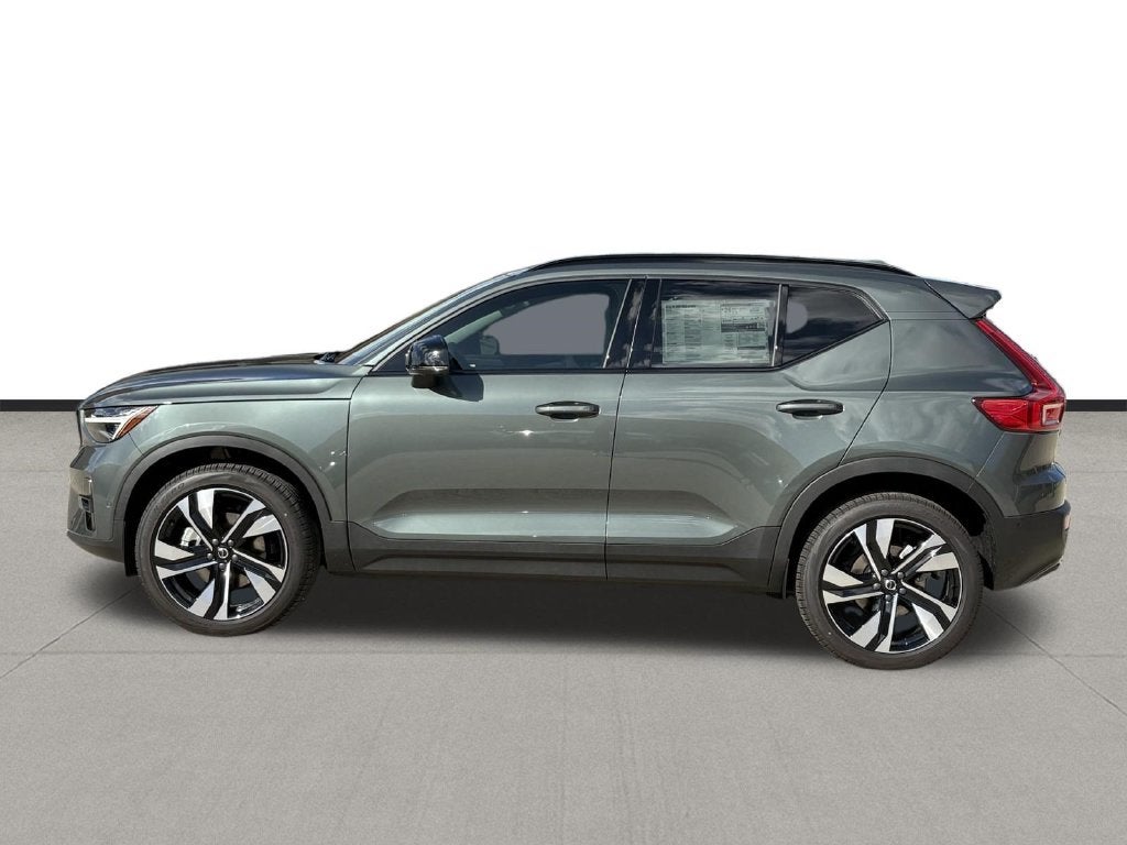 2026 Volvo XC40 B5 Ultra