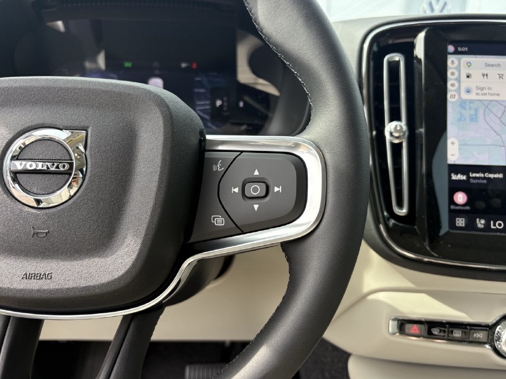 2026 Volvo XC40 B5 Ultra
