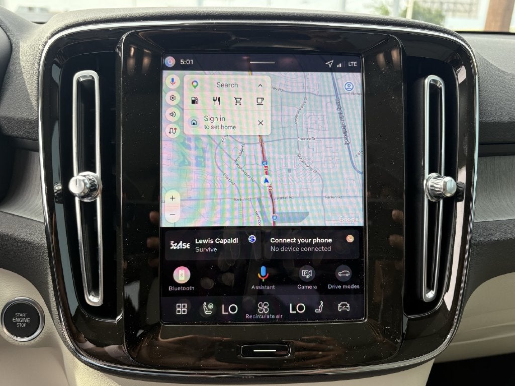 2026 Volvo XC40 B5 Ultra