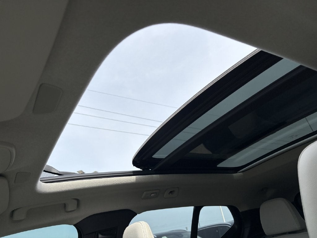 2026 Volvo XC40 B5 Ultra
