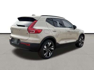 2026 Volvo XC40 B5 Ultra