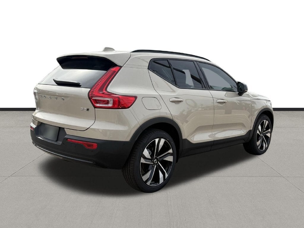 2026 Volvo XC40 B5 Ultra