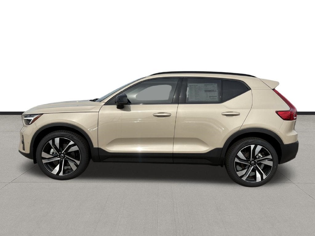 2026 Volvo XC40 B5 Ultra