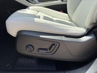 2026 Volvo XC40 B5 Ultra
