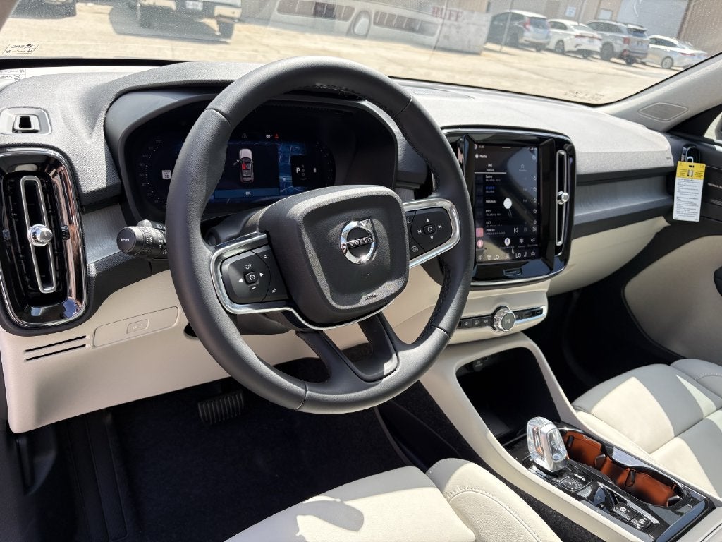 2026 Volvo XC40 B5 Ultra