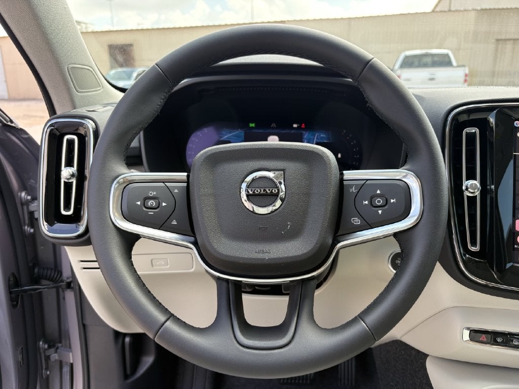 2026 Volvo XC40 B5 Ultra
