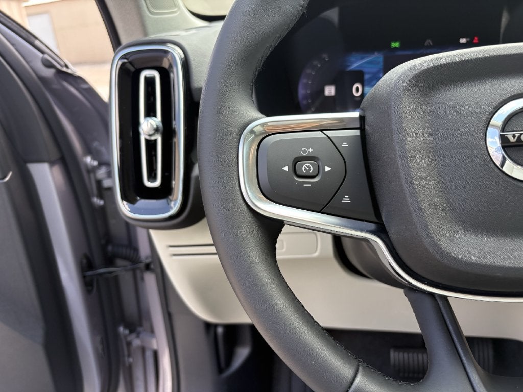 2026 Volvo XC40 B5 Ultra