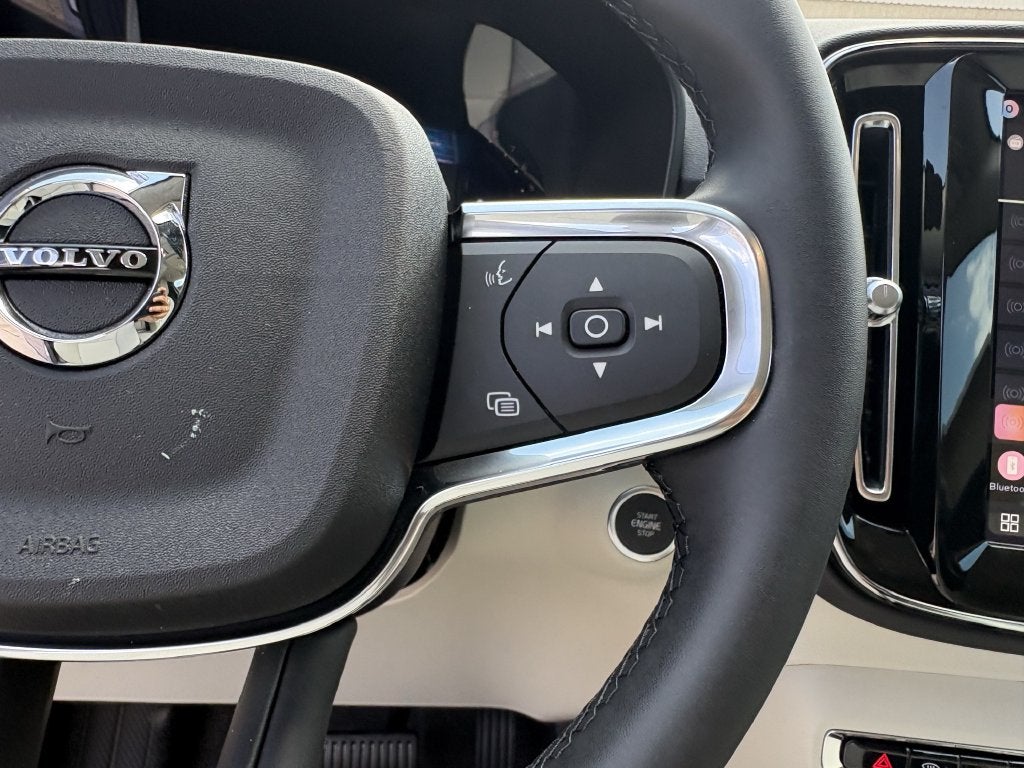 2026 Volvo XC40 B5 Ultra