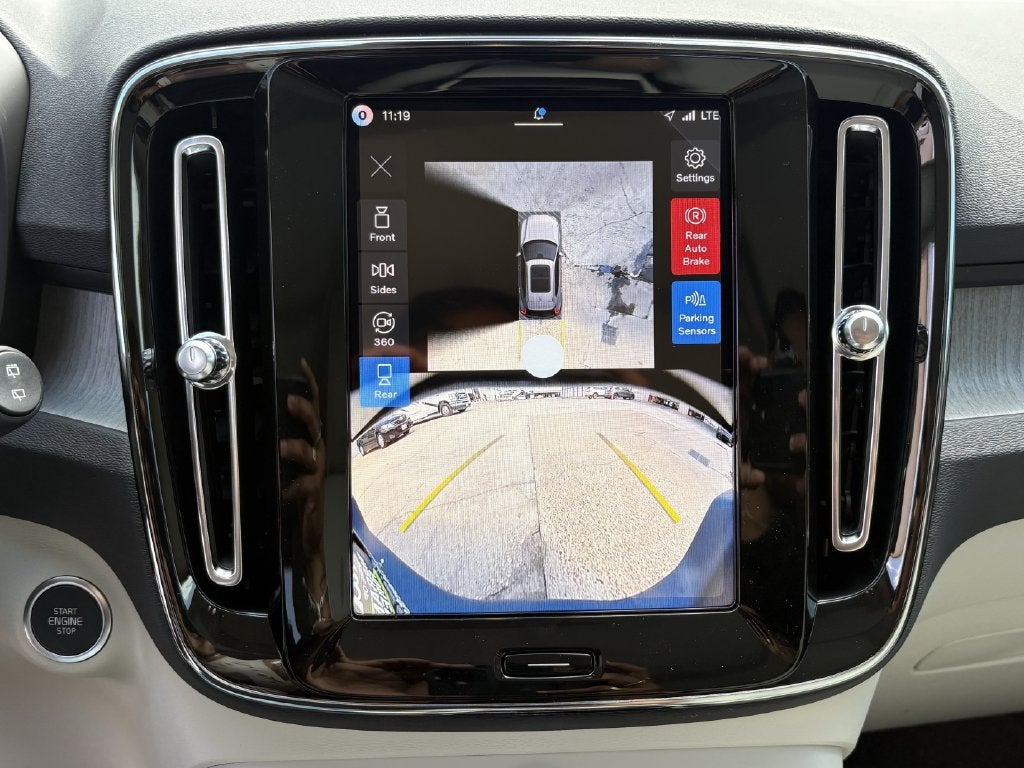 2026 Volvo XC40 B5 Ultra