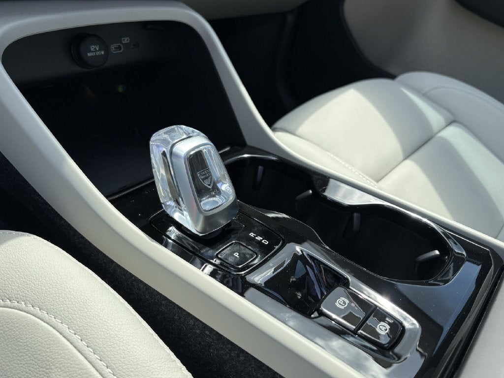 2026 Volvo XC40 B5 Ultra
