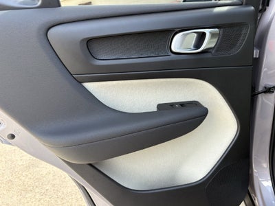 2026 Volvo XC40 B5 Ultra
