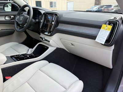 2026 Volvo XC40 B5 Ultra