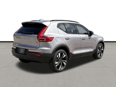 2026 Volvo XC40 B5 Ultra