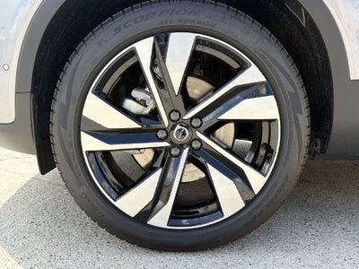2026 Volvo XC40 B5 Ultra