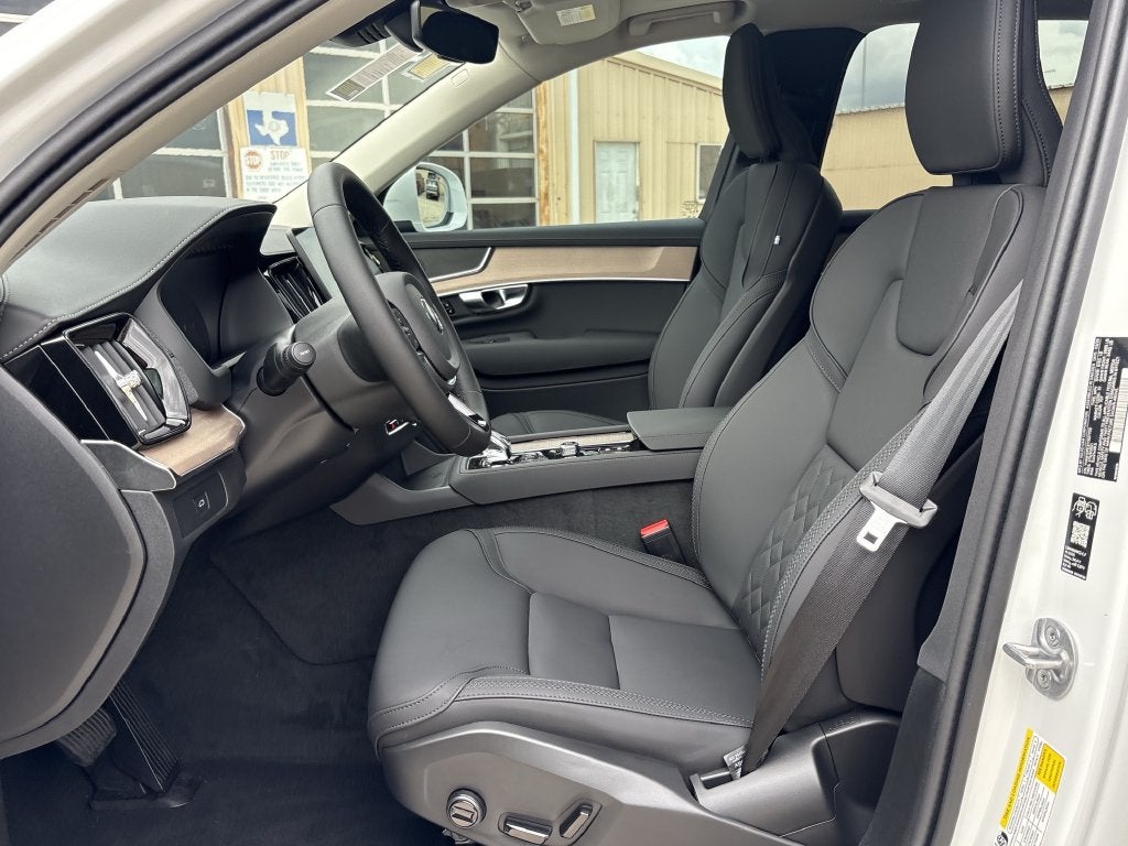 2026 Volvo XC90 B5 Plus