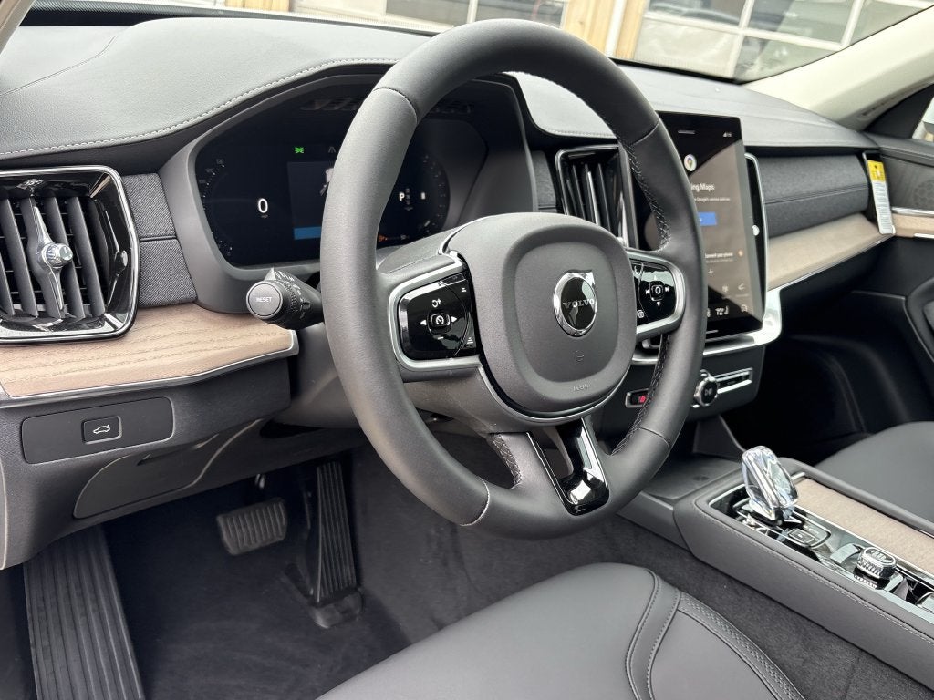2026 Volvo XC90 B5 Plus