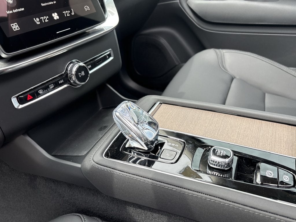 2026 Volvo XC90 B5 Plus