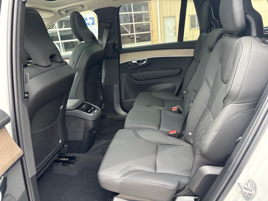 2026 Volvo XC90 B5 Plus