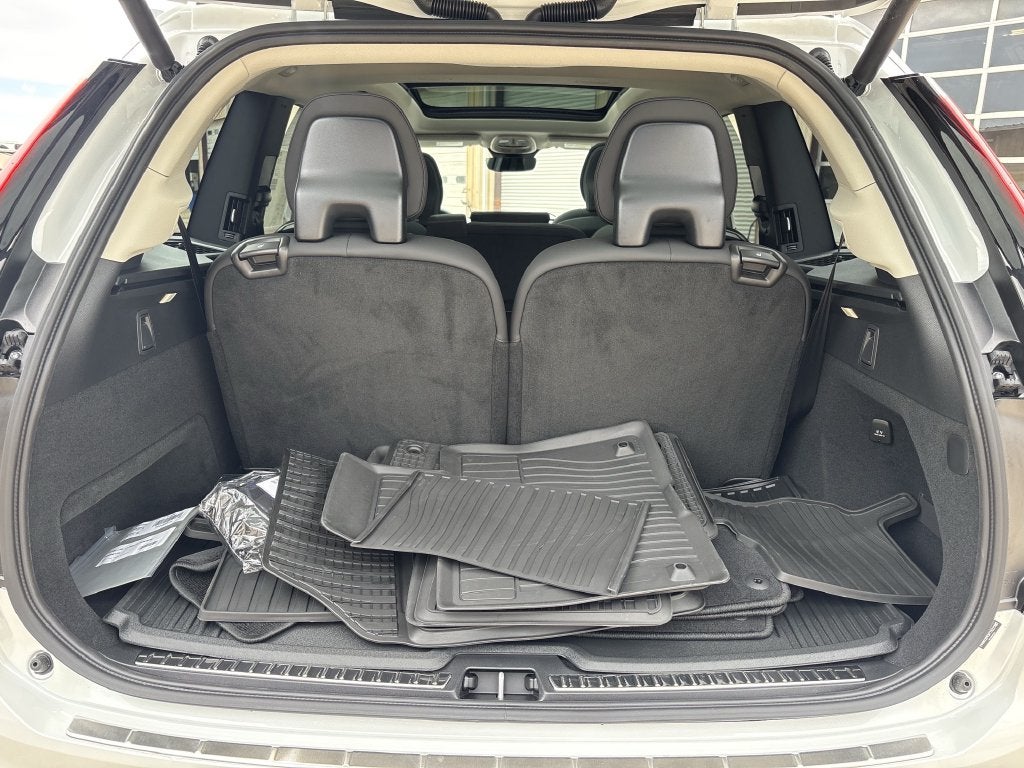 2026 Volvo XC90 B5 Plus