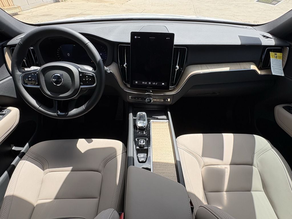 2026 Volvo XC60 B5 Plus