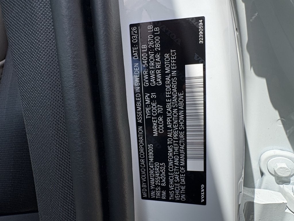 2026 Volvo XC60 B5 Plus